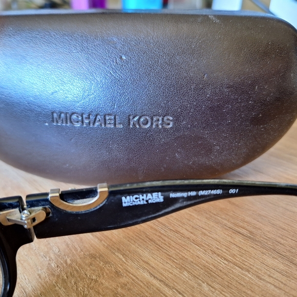 Micheal kors sunglasses - Picture 2 of 4